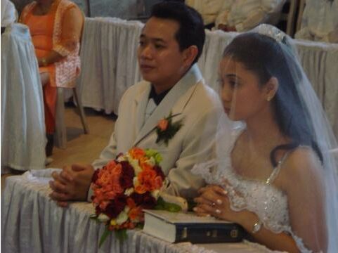 菲律宾结婚一定要住六个月吗，可以先办婚礼再拿结婚证吗