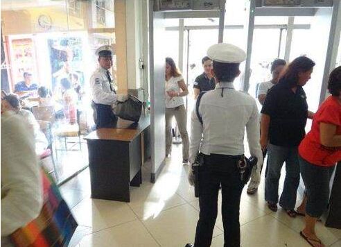 菲律宾移民局再次突查多个商场，没签证要怎么办